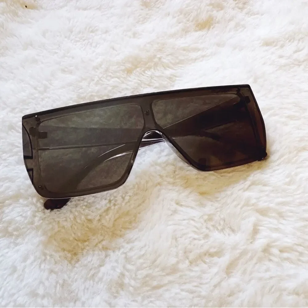 Greta Gray Oversized Statement Sunglasses